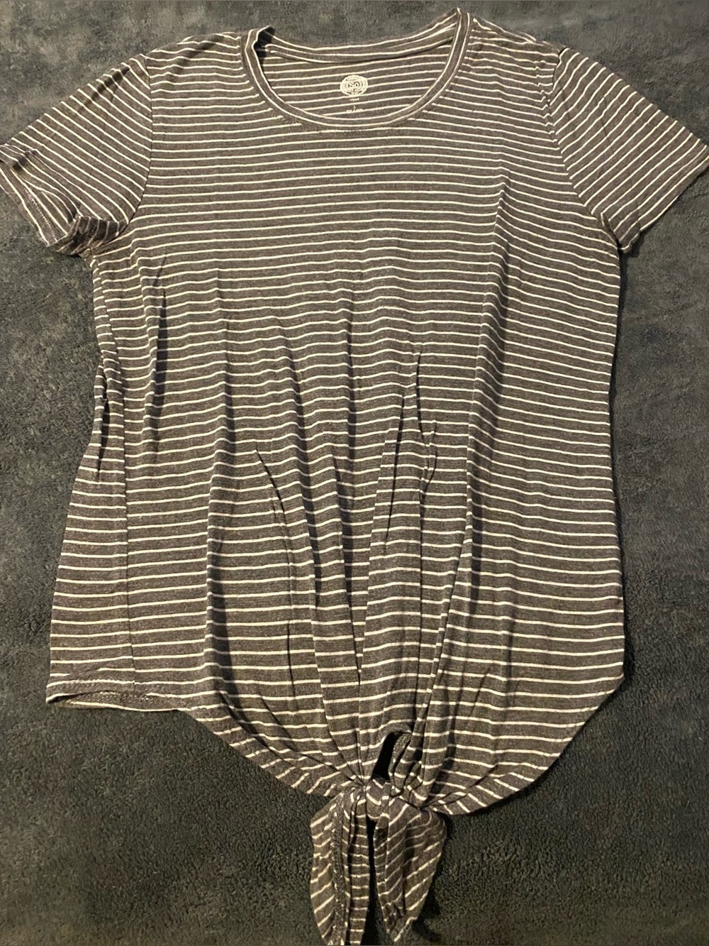 SO Striped Tie-Front Tee - Gray & White
